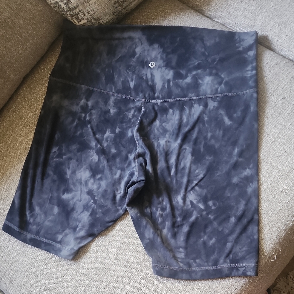 Lululemon Athletica Align High Rise Black and Gray Bike Shorts - Picture 3 of 6